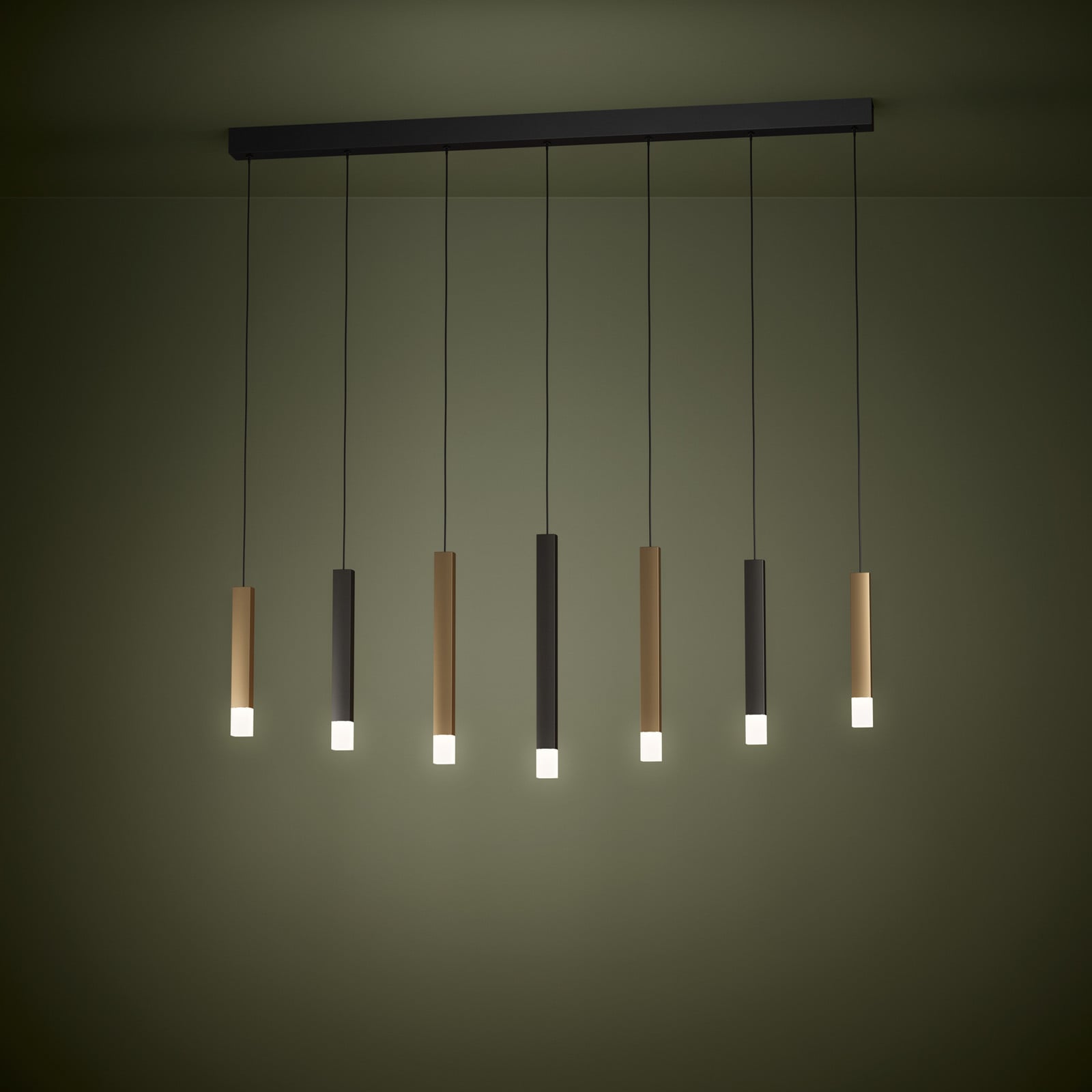 Estanterios LED-riippuvalaisin, 7-lamppuinen, pitkä
